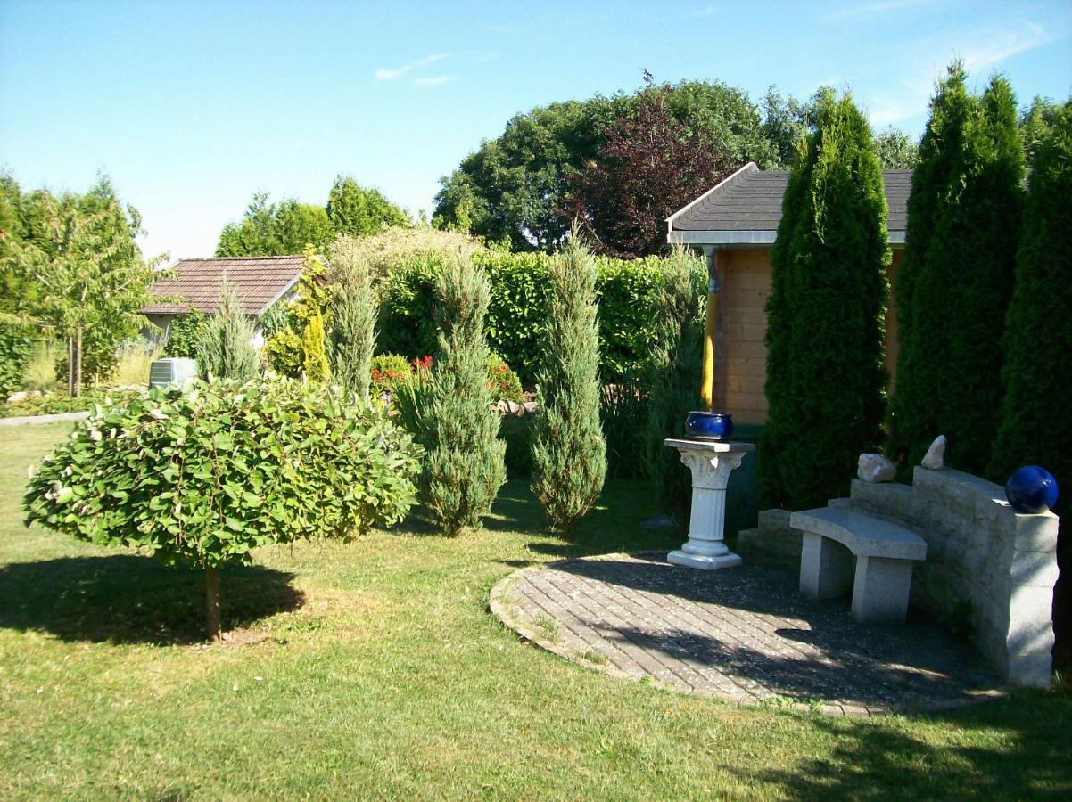 Gastehaus „Haus Am Hahnenberg“ Bed & Breakfast Marmagen Dış mekan fotoğraf